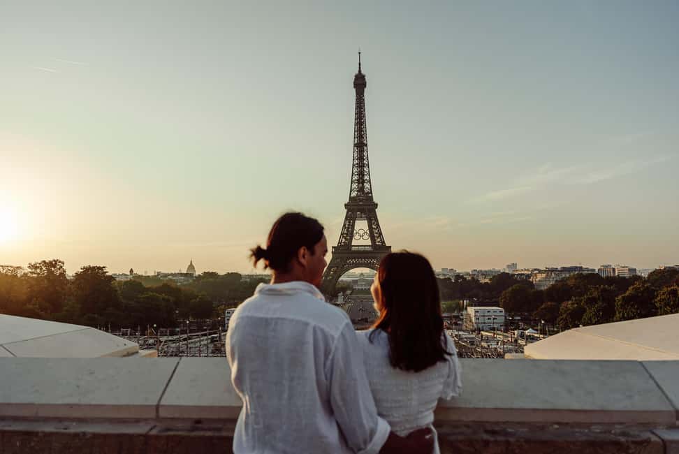 Paris: Eiffel Tower Street Photoshoot - Pets Included: How to Bring a Dog (and Why the Cat Joke Works)