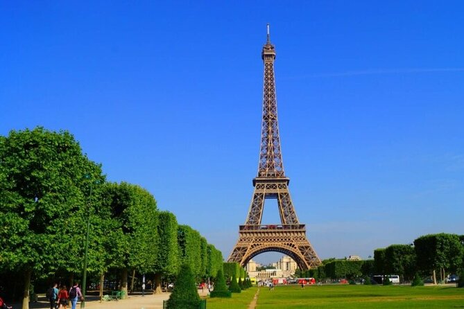 Paris: Eiffel Tower Summit Small-Group Guided Tour Max 6 People - Why the summit tour works best with only six