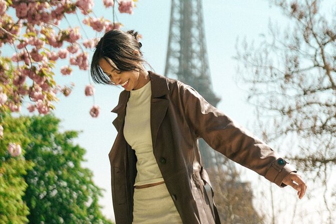 Paris: Eiffel Tower Vintage Photoshoot - What the Film-Look Means for Your Actual Photos