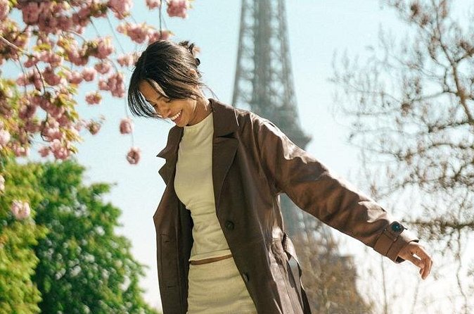 Paris: Eiffel Tower Vintage Photoshoot - Photo Delivery: 48 Hours and How to Use Them Back Home