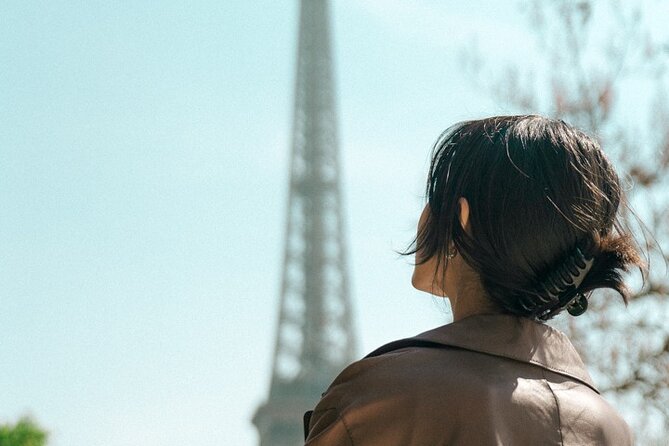 Paris: Eiffel Tower Vintage Photoshoot - How the Photographer Guides You Without Making It Feel Awkward