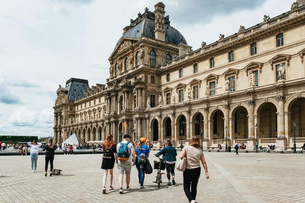 Paris: Emily TV Show Locations Guided Walking Tour - Paris in an hour and a half: what the pacing really feels like