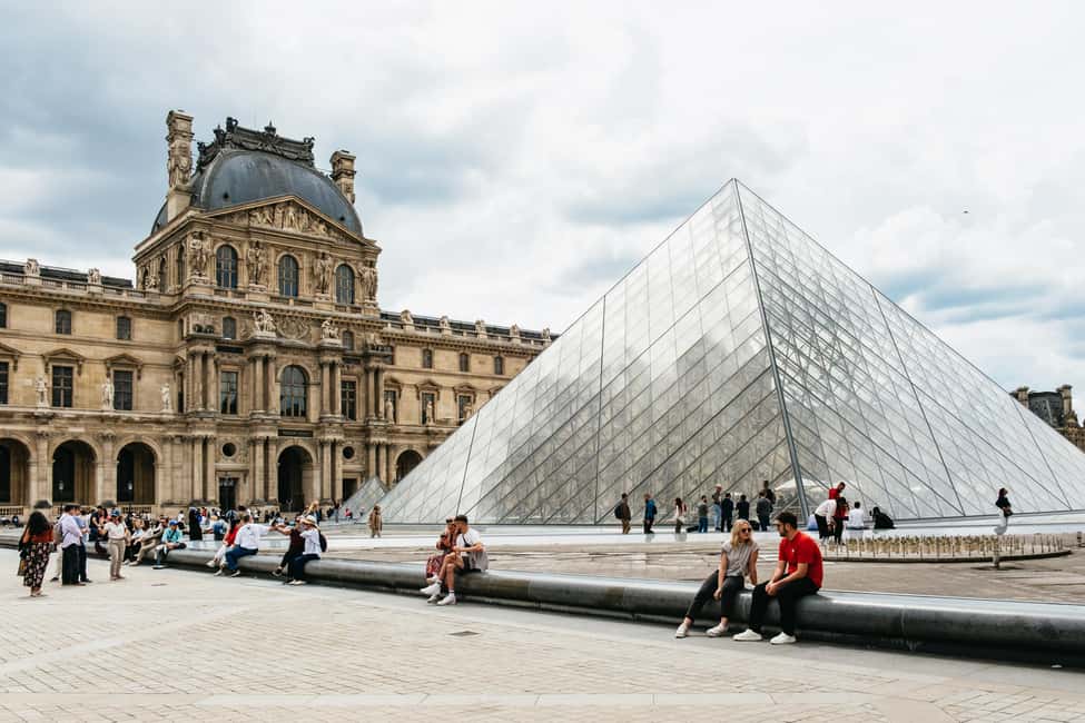 Paris: Emily TV Show Locations Guided Walking Tour - Cour du Commerce Saint-André: real Paris in a show-friendly pocket