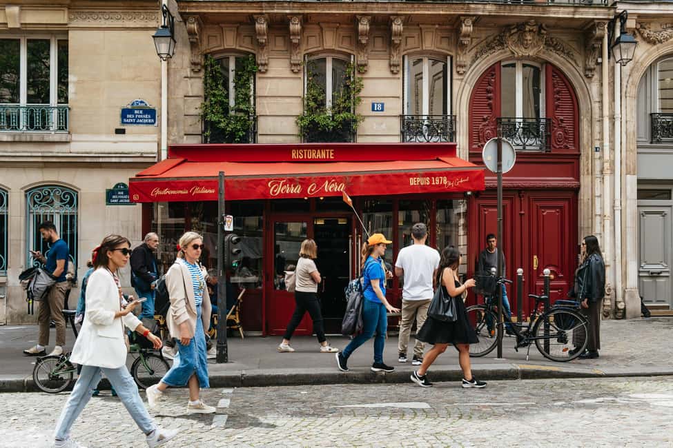 Paris: Emily TV Show Locations Guided Walking Tour - Place de Valois: a classic courtyard pause with story momentum
