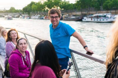Paris: Evening Bike and Boat Tour - Where to start: Place Saint-Michel and the Blue Bike