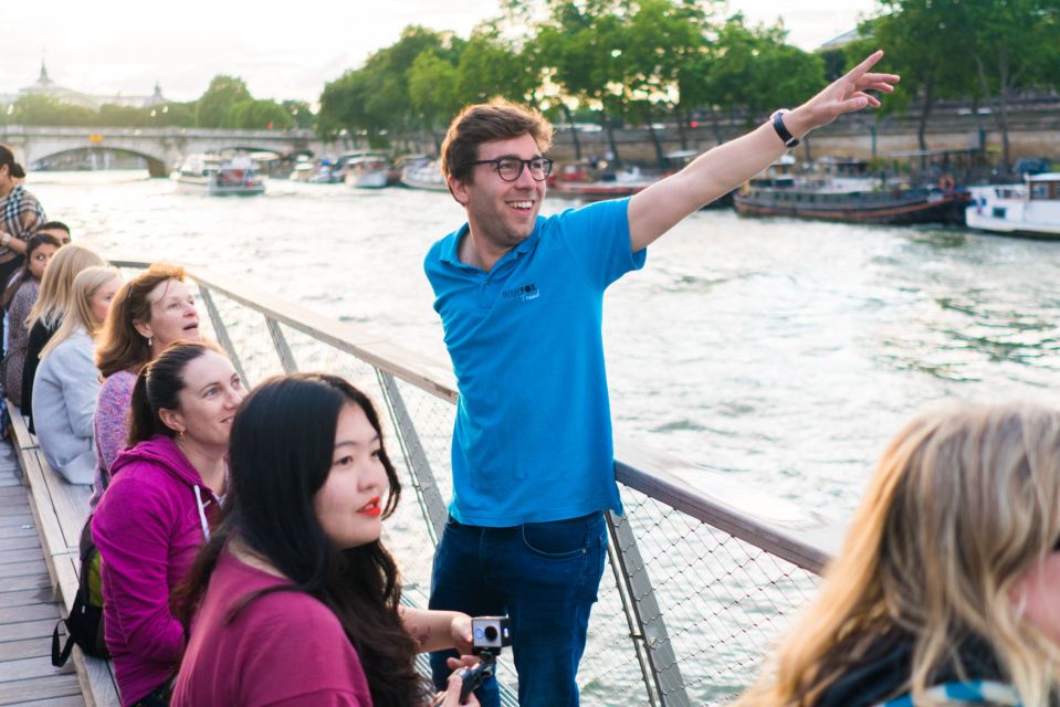 Paris: Evening Bike and Boat Tour - Gear that makes or breaks evening tours