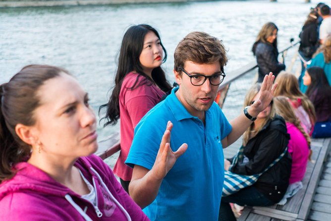 Paris Evening Bike Tour with 1-hour Seine River Cruise - The 1-hour Seine cruise: where Notre-Dame and bridges make sense