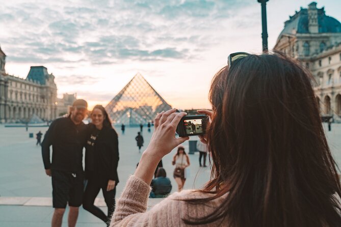 Paris Evening City of Lights Small Group Bike Tour & Boat Cruise - How the Tour Handles Busy Streets (and What You Should Watch For)