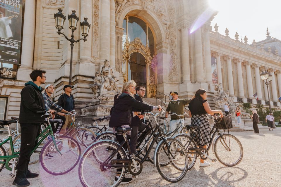 Paris: Famous Monuments Cycling Tour - Le Peloton Café and the Marais start: get rolling fast