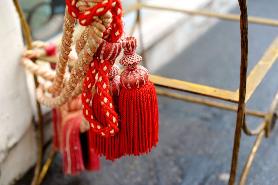 Paris: Flea Market Insider's Tour in Extra-Small Group - Saint-Ouen: Paris’ flea market that can swallow your plans