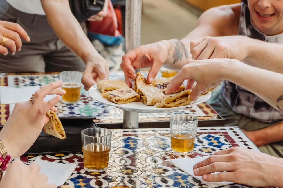 Paris: Food and Wine Tasting Walking Tour in Le Marais - Bistro lunch in true Paris style