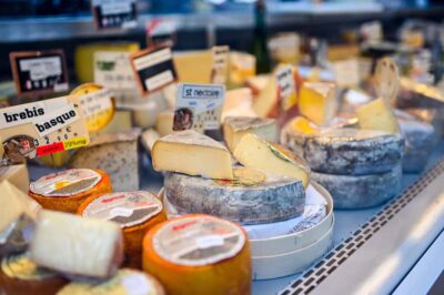 Paris: Food Tour in Le Marais with Tastings - Meeting at St Paul: how the tour actually gets going