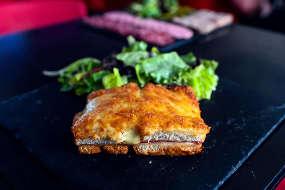 Paris: Food Tour in Le Marais with Tastings - Cheese shop to croque-monsieur: lunch that feels like a real pause