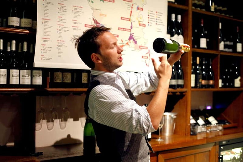 Paris: French Wine Tasting Class with Sommelier - Bread, water, and the pairing lesson that makes the pours easier