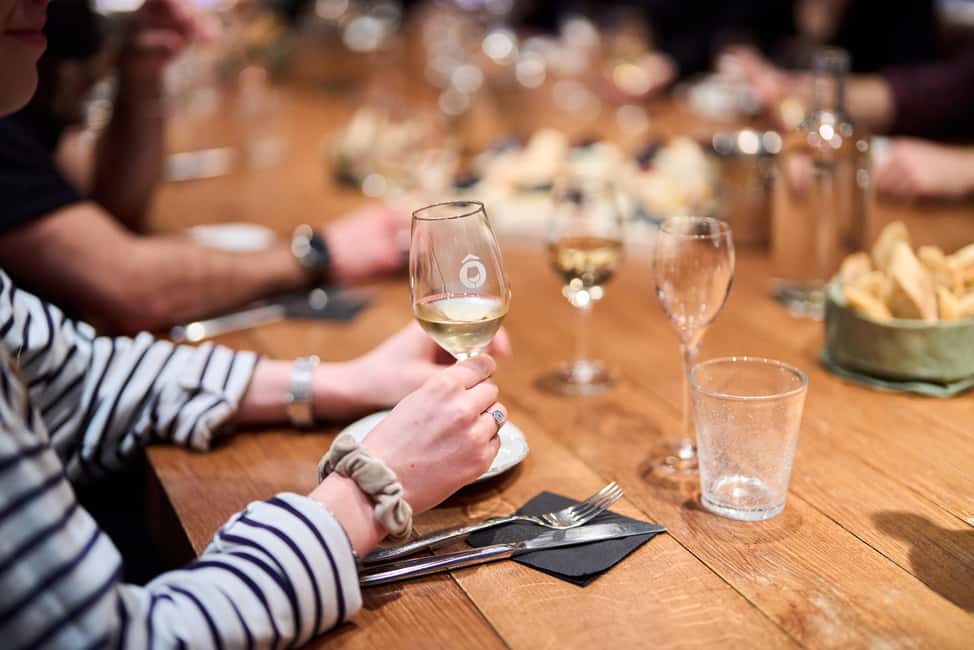 Paris: French Wine Tasting Class with Sommelier - The group vibe: fun conversation, but ask your questions early