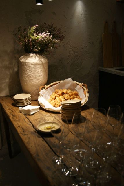 Paris : French wine tasting in Montmartre - Why Montmartre is a smart place for a French wine tasting