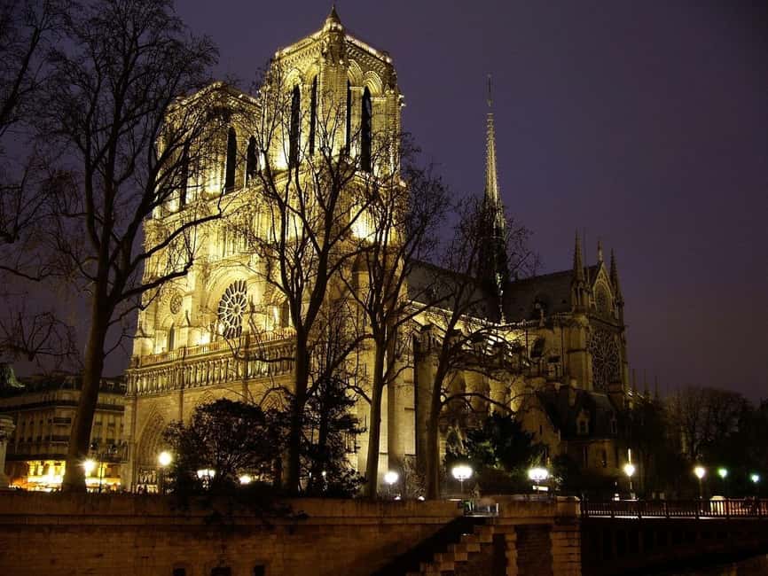 Paris: Ghosts and Dark Stories Guided Walking Tour - Key things I’d clock before you go
