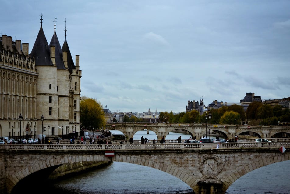 Paris: Ghosts and Dark Stories Guided Walking Tour - Sainte-Chapelle monks still walk: religious drama with a chilling edge