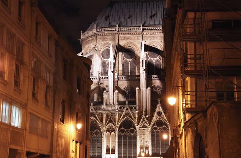 Paris: Ghosts, Legends & Mysteries Evening Walking Tour - Square du Vert-Galant: where the Knights Templar story gets real