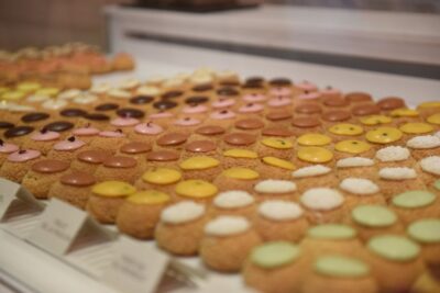 Paris Gourmet: Food Tour in South Montmartre - Chocolates First: The Grand Crus Start That Sets The Tone