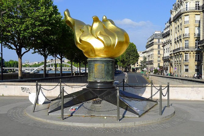 Paris Gourmet French Delicacies Food Tour in Eiffel Tower Area - How Aude’s Guide Style Makes the Food Stick