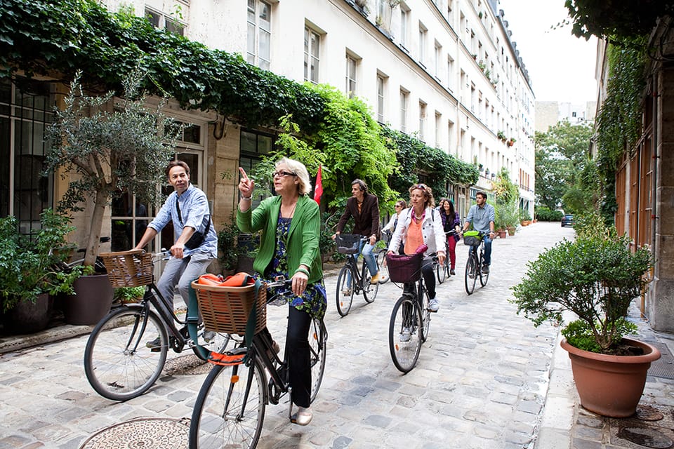 Paris: Guided Bike and Food Tour - A Taste of Paris - The Marais Glide: Street Details in Le Marais and Rue Vibes