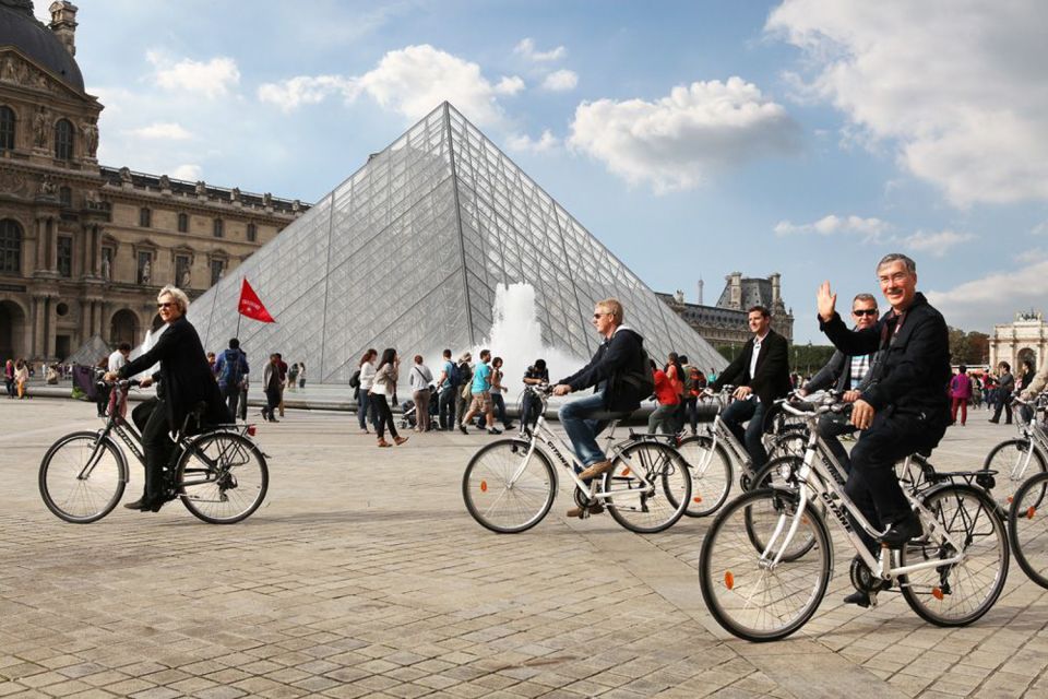 Paris: Guided bike tour - Greatest monuments of the capital - Île de la Cité and the Notre-Dame bridge crossing