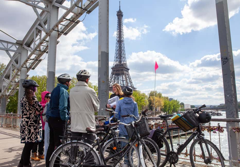 Paris: Guided bike tour - Greatest monuments of the capital - Meeting at 13 Rue Brantôme, then rolling fast from Centre Pompidou