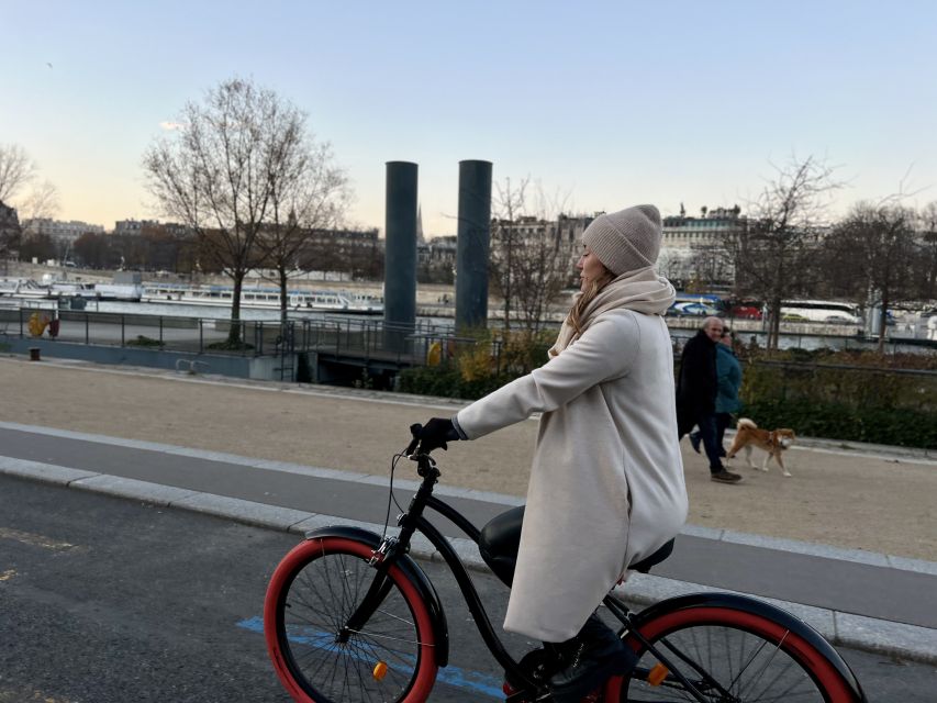 Paris: Guided City Highlights Bike Tour - Key highlights at a glance