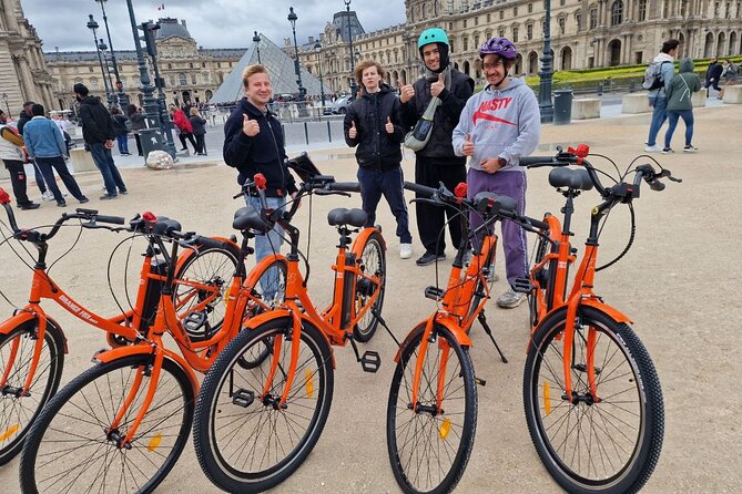 Paris: Guided City Sightseeing Tour by Bike/E-Bike - Stop-by-stop guide: what to look for at each landmark