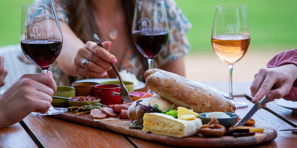 Paris: Guided Montmartre Walking Tour with Food & Wine - Key Points Before You Go