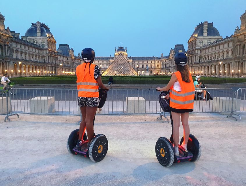 Paris: Guided Segway Tour Paris by Night - An extra photo stop: the route keeps you curious