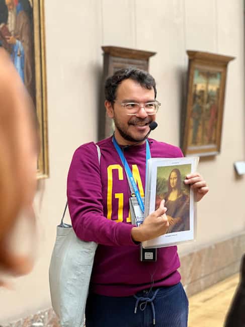 Paris: Guided tour in PORTUGUESE at the Louvre-semi-private - Quick reasons this tour works well