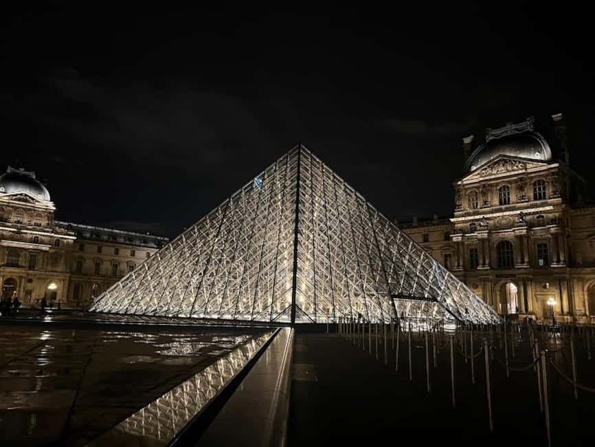 Paris: Guided tour in PORTUGUESE at the Louvre-semi-private - Meeting at the Louvre Pyramid: where the tour actually starts