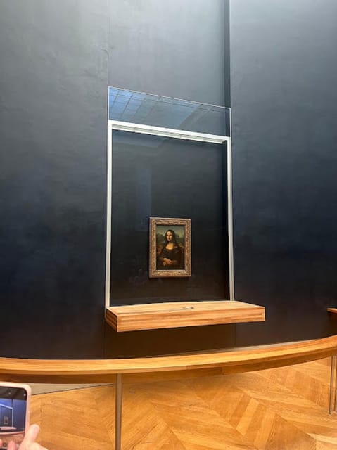 Paris: Guided tour in PORTUGUESE at the Louvre-semi-private - Mona Lisa, Nike of Samothrace, and Venus de Milo: famous works with better context