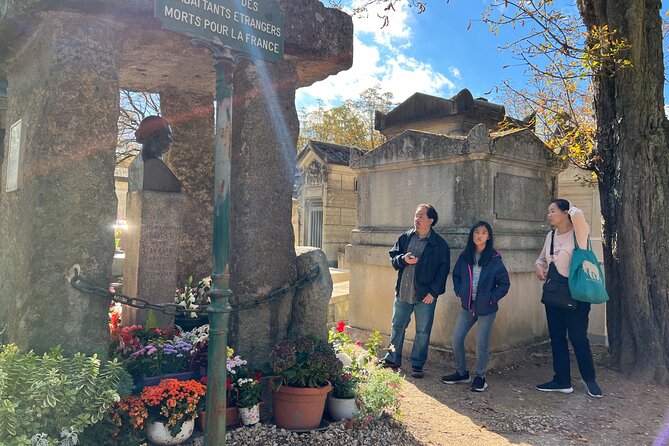 Paris: Haunted Père Lachaise Cemetery Guided Tour - Who should book this tour (and who should skip it)