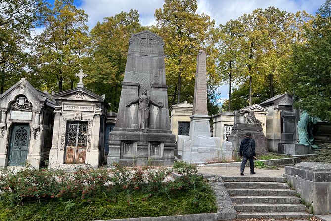 Paris: Haunted Père Lachaise Cemetery Guided Tour - Should you book this Père-Lachaise haunted tour?