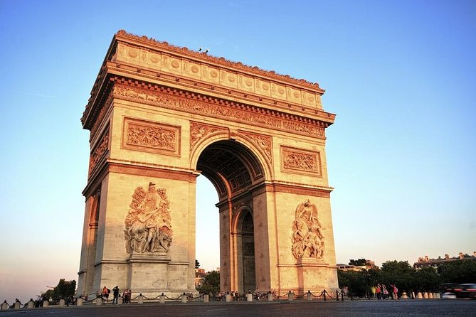Paris Highlights Immersive Coach Tour - Family-Friendly Bonus: Lulu and Maurice on a Citywide Storyline