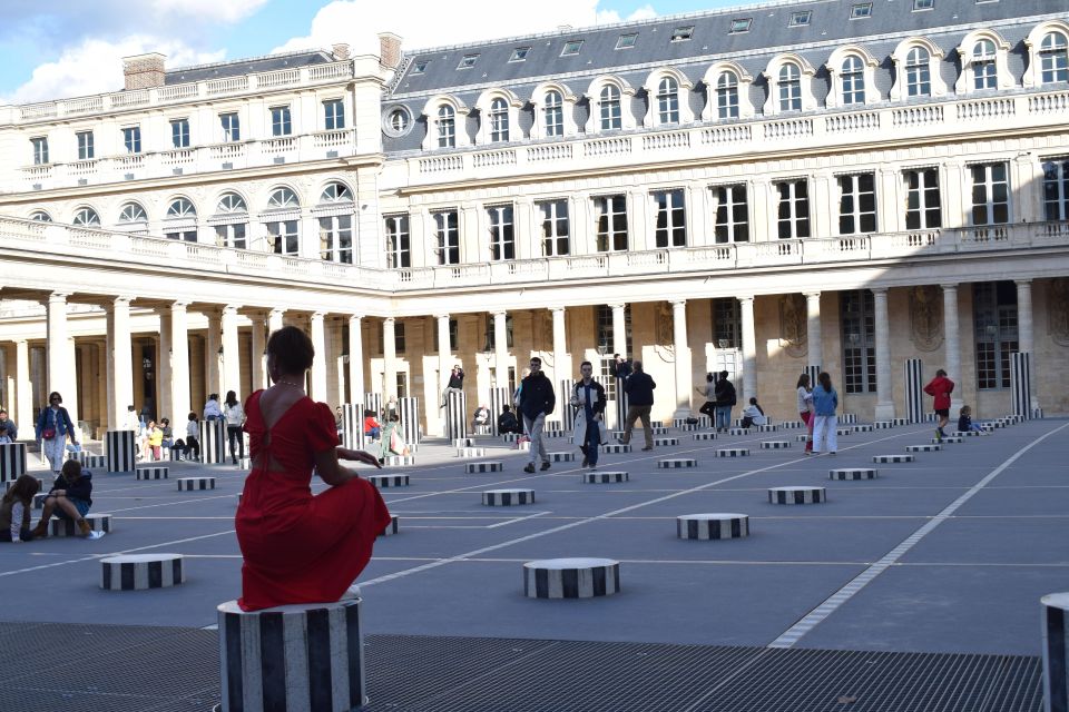 Paris : Highlights of Parisians' Paris guided tour - A Paris walking tour that targets style and stories, not long lines