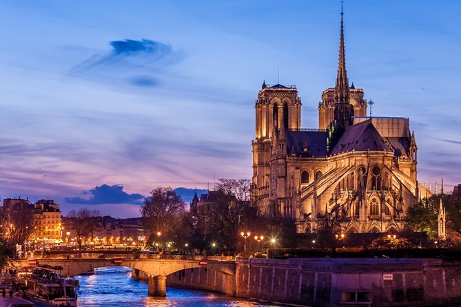 Paris highlights sightseeing tour with private Transportation - Saint-Germain and Île Saint-Louis: calmer Paris moments between icons