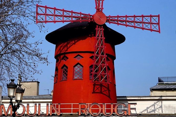 Paris highlights sightseeing tour with private Transportation - Arc de Triomphe, Champs-Élysées, and the run toward the Eiffel Tower