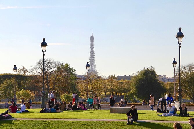 Paris - Historic City Center Walking Tour - Pont Neuf: the oldest bridge and the story behind the details