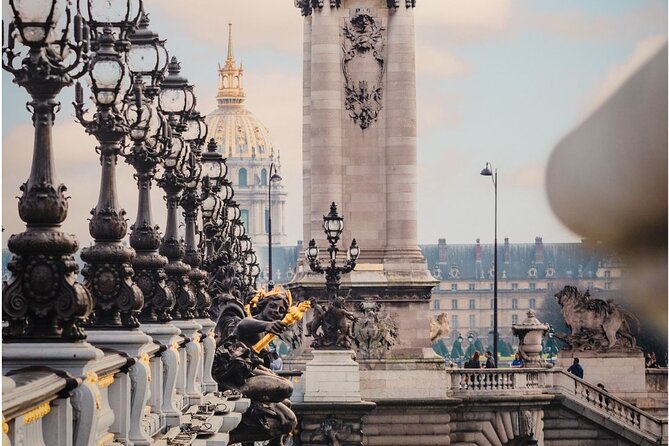 Paris History Walk: Medieval Marais, Notre Dame Islands & Stories - Sainte-Chapelle: royal chapel stories and stained glass context