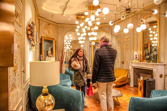 Paris Iconic Saint Ouen Flea Market Small Group Walking Tour - The Chez Louisette cabaret café stop: a break that feels like Paris
