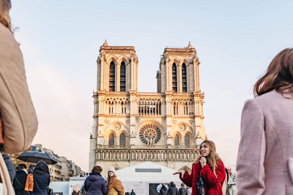 Paris: Ile de la Cité Walking Tour with Sainte-Chapelle - Marie-Antoinette’s cell: where the drama turns personal