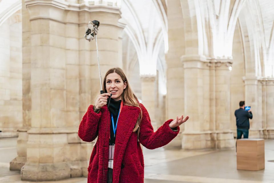 Paris: Ile de la Cité Walking Tour with Sainte-Chapelle - Walk time, pacing, and hearing the guide: what 165 minutes feels like