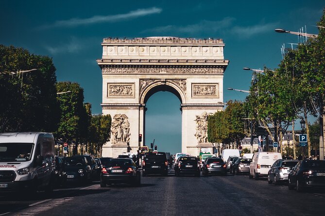 Paris in a Day: Customizable Private Tour with Van Option - Eiffel Tower and Moulin Rouge: iconic views with quick, useful context