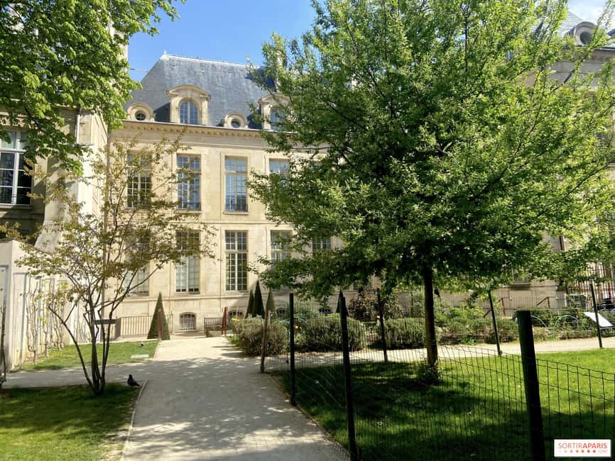 Paris: Jewish Marais District Walking Tour - Learning the Timeline: From Gaul to Carolingians to Expulsions