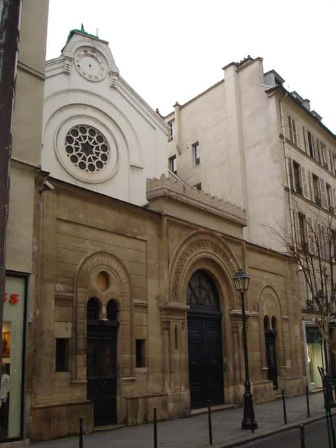 Paris: Jewish Marais District Walking Tour - The Jewish Marais Stops: Synagogues (Outside), Kosher Shops, and Real Streets