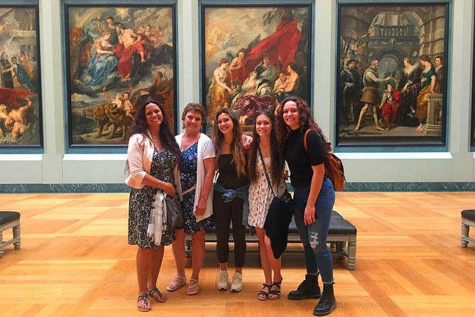 Paris Kids and Families Private Louvre Tour - Mona Lisa, Winged Victory, Venus de Milo: The big hits without the chaos